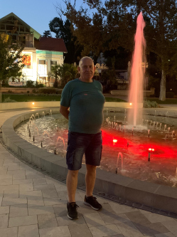 K�roly, 72 �ves budapesti t�rskeres� f�rfi