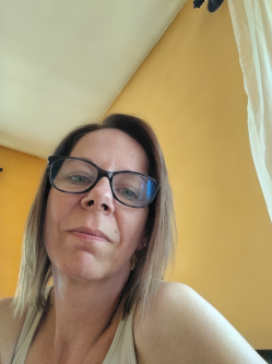 R�ka, 47 �ves szegedi t�rskeres� n�