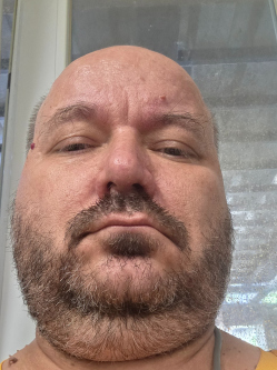 Attila, 48 �ves b�ki t�rskeres� f�rfi