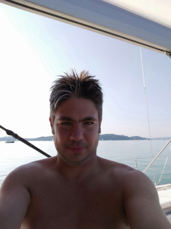 Krisz, 43 �ves budapesti t�rskeres� f�rfi
