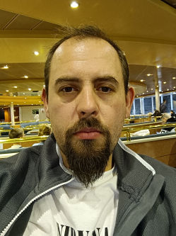 D�vid, 40 �ves �rdi t�rskeres� f�rfi