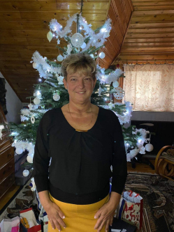 Erzsi, 56 �ves beledi t�rskeres� n�