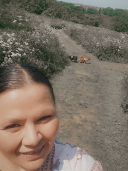 Zsuzsi, 49 �ves egyes�lt kir�lys�gi t�rskeres� n�