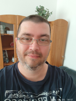 G�bor, 46 �ves �ll�i t�rskeres� f�rfi