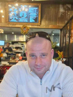 Balazs, 41 �ves budapesti t�rskeres� f�rfi