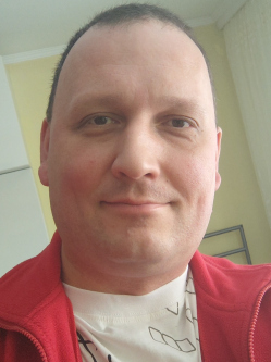 P�ter, 42 �ves budapesti t�rskeres� f�rfi
