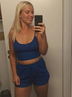 Lili, 32 �ves t�rskeres� n�, Ny�regyh�za