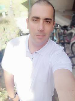Csaba, 50 �ves szolnoki t�rskeres� f�rfi