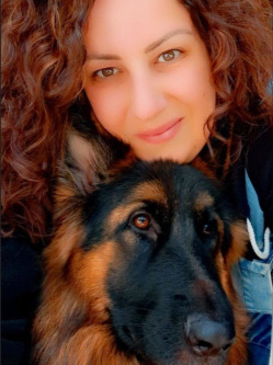 N�ra, 39 �ves szeksz�rdi t�rskeres� n�