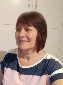 Csilla, 61 �ves sz�di t�rskeres� n�