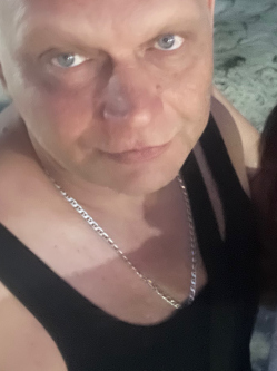 Zolt�n, 50 �ves j�nossomorjai t�rskeres� f�rfi