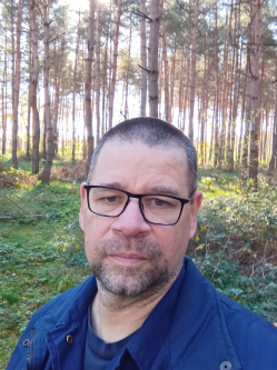 P�ter, 49 �ves t�rskeres� f�rfi, Veszpr�m