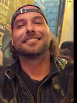 Zsolt, 43 �ves budapesti t�rskeres� f�rfi