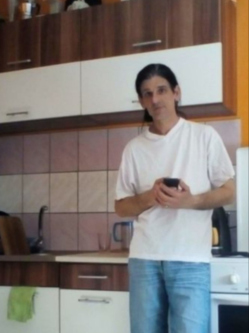 Zolt�n, 55 �ves budapesti t�rskeres� f�rfi