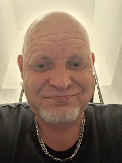 Ferenc, 45 �ves szombathelyi t�rskeres� f�rfi