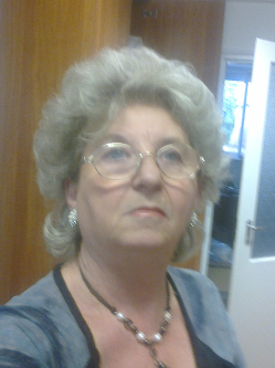 Ildik�, 71 �ves budapesti t�rskeres� n�