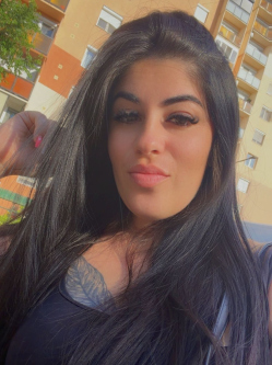 Kitti, 31 �ves sz�kesfeh�rv�ri t�rskeres� n�