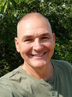 Csaba, 57 �ves derecskei t�rskeres� f�rfi