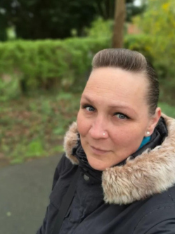 Aranka, 43 �ves debreceni t�rskeres� n�