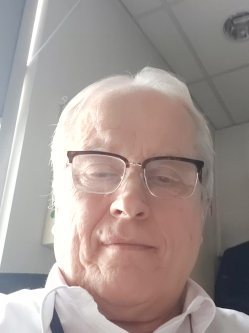 Vilmos, 73 �ves himodi t�rskeres� f�rfi