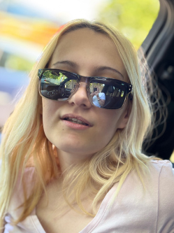 Lili, 21 éves társkereső nő, Budapest