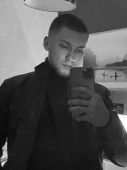 Gy�z�, 27 �ves salg�tarj�ni t�rskeres� f�rfi