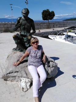 Piroska, 73 �ves t�r�kb�linti t�rskeres� n�