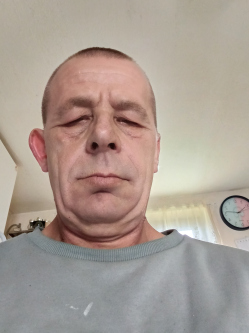 J�zsef, 55 �ves moh�csi t�rskeres� f�rfi