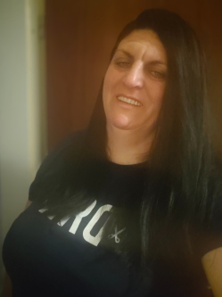 Andi, 44 �ves szombathelyi t�rskeres� n�