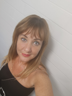Edit, 47 �ves zalaegerszegi t�rskeres� n�