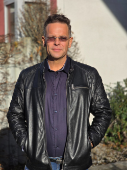 Jozsef, 43 �ves n�metorsz�gi t�rskeres� f�rfi