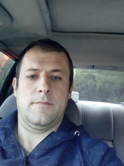 Karoly, 36 �ves rom�niai t�rskeres� f�rfi