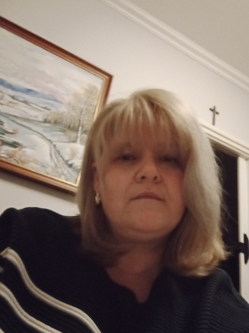Barbi, 49 �ves p�pai t�rskeres� n�
