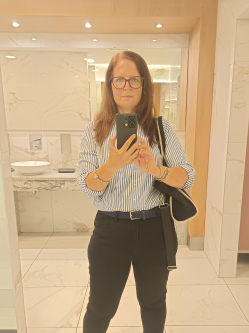 Linda, 44 �ves t�rskeres� n�, Budapest