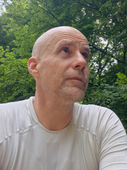 Bal�zs, 51 �ves pilisszentl�szl�i t�rskeres� f�rfi