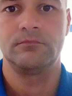 Zsolt, 40 �ves budapesti t�rskeres� f�rfi