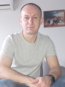 Andr�s, 46 �ves gy�ri t�rskeres� f�rfi