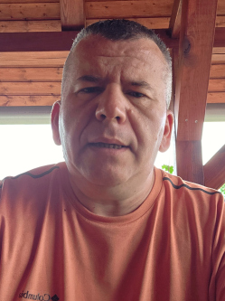 Mikl�s, 49 �ves szombathelyi t�rskeres� f�rfi